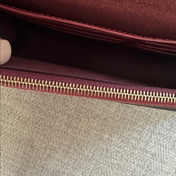 Louis Vuitton Vavin WOC. DE Burgandy - Picture 7 of 9